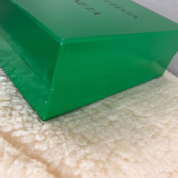 X-Large Bottega Veneta Boot Box (Empty) - Picture 4 of 13